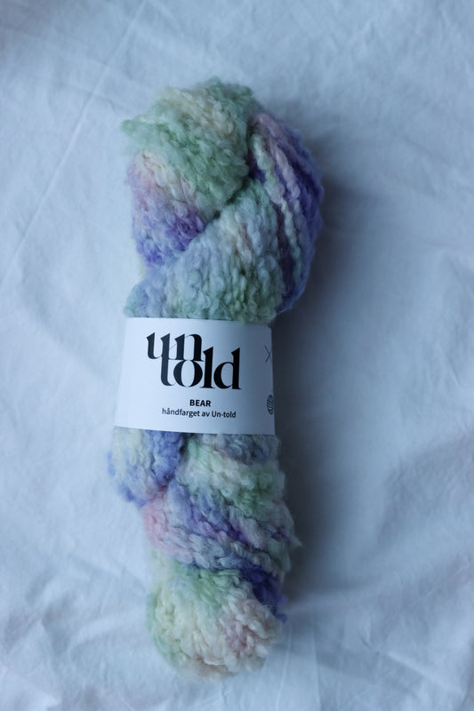 Bear Bouclé - Ligge i grønne enger