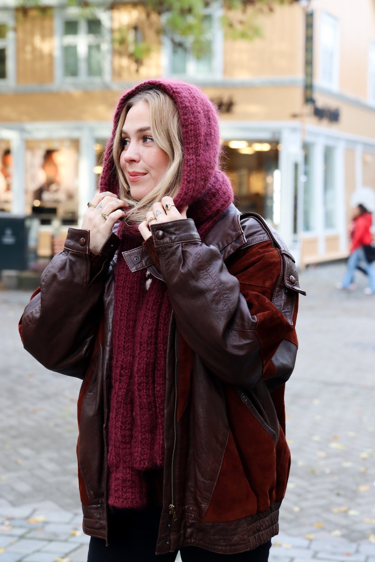 Harlow hood