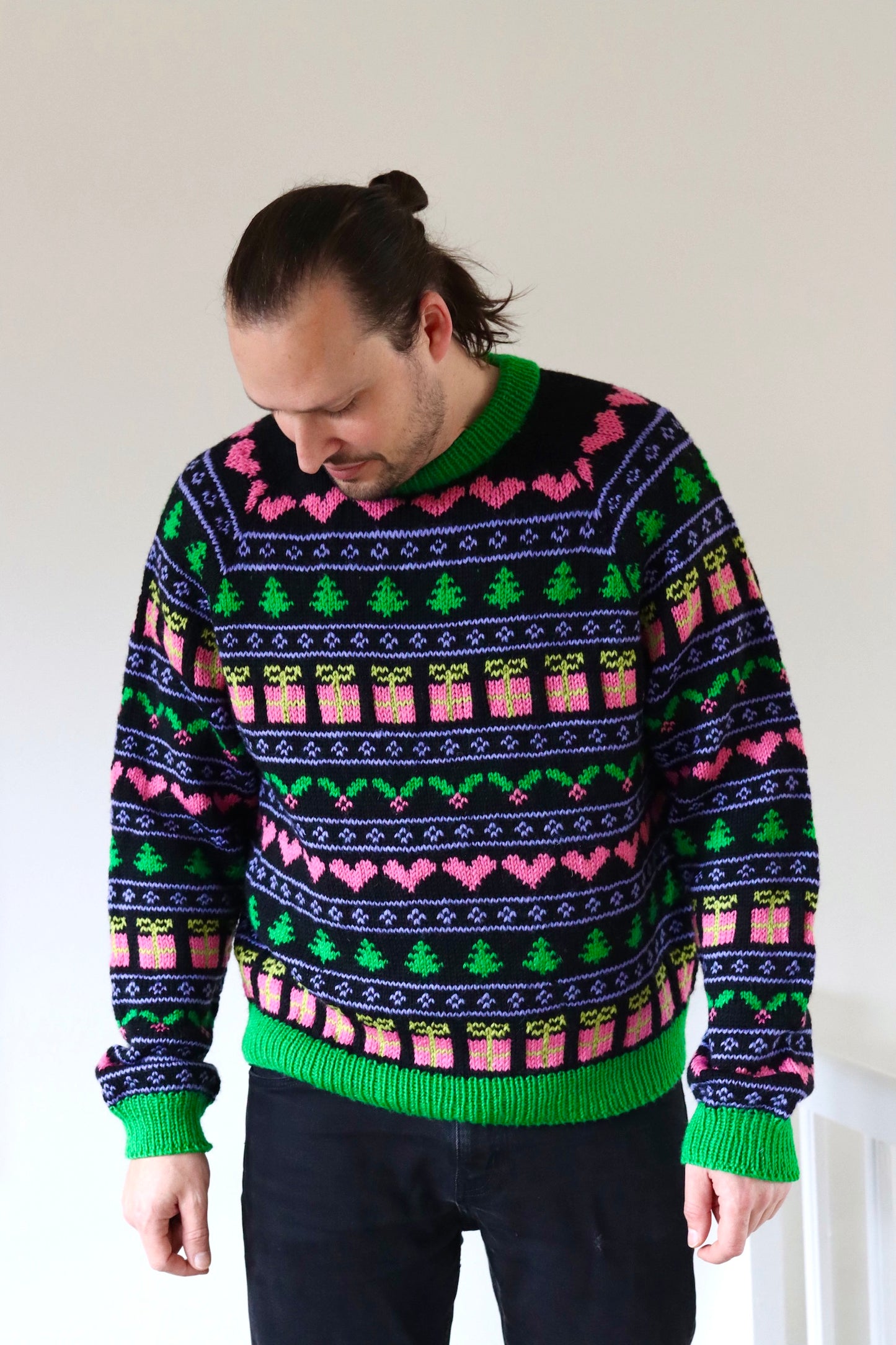 Un-told Christmas Sweater - english