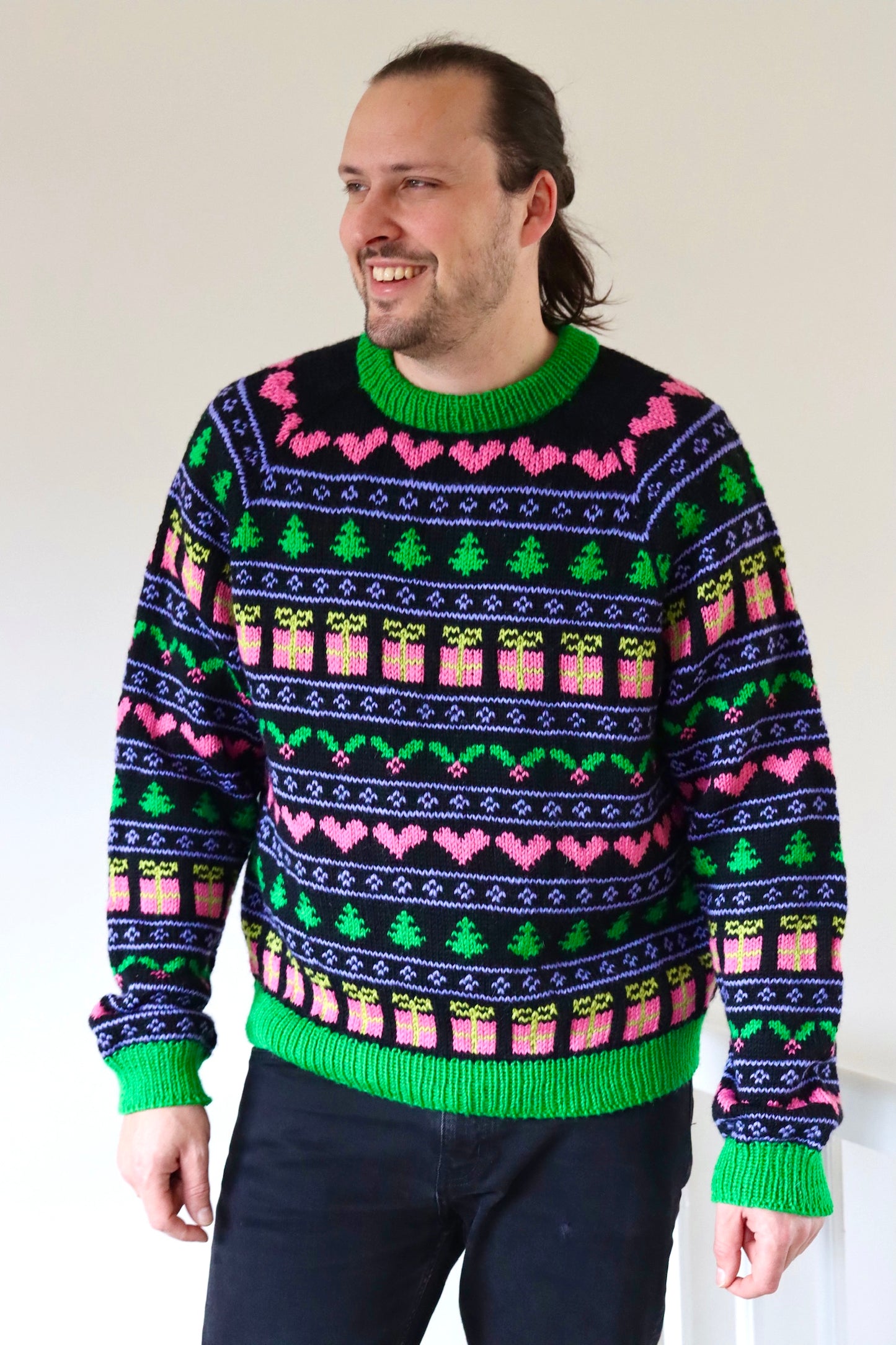 Un-told Christmas Sweater - english