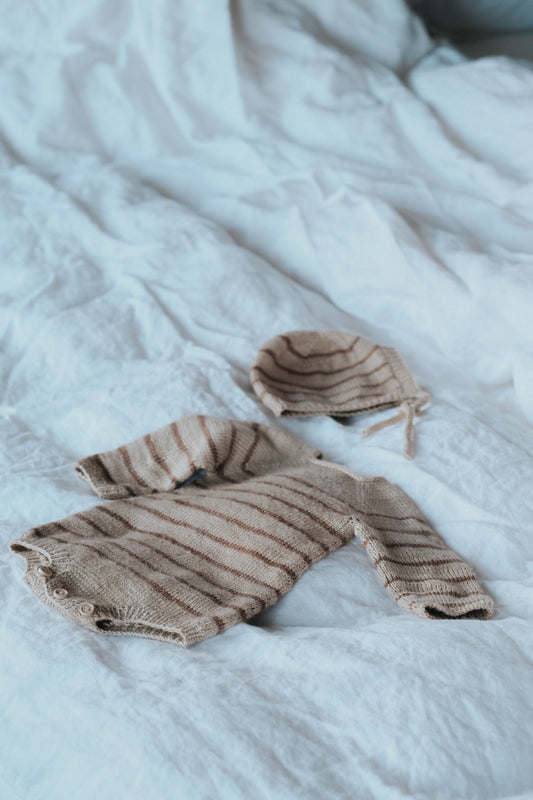 Willy playsuit and bonnet (2 in 1)