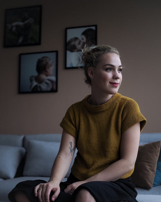 Nova tee Genser Guttenogstrikkemor