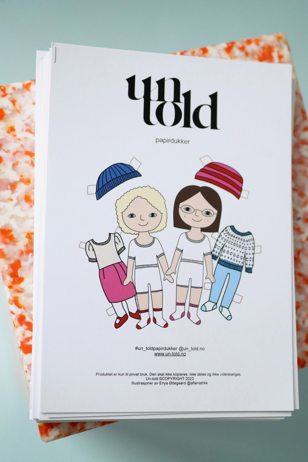 Papirdukker fra Un-told x Enya / Aftenstrikk