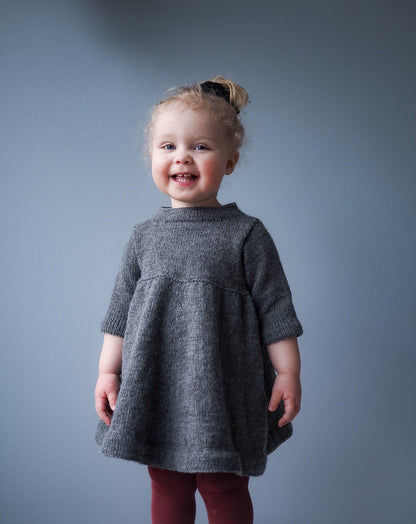 Anedress dress Guttenogstrikkemor 