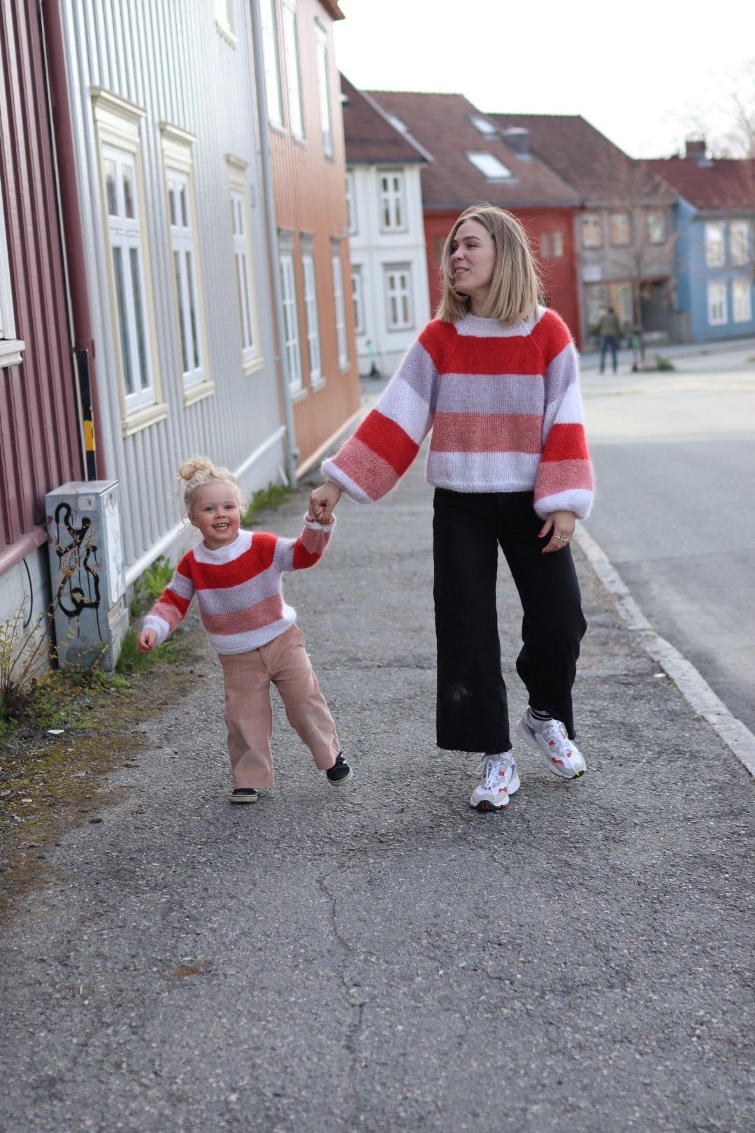 Creative together jumper kreativsammen Guttenogstrikkemor 